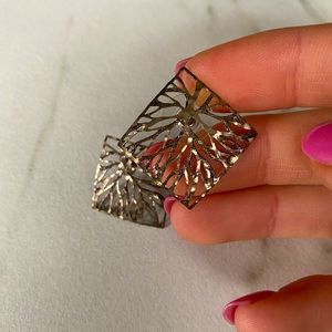 Silver textured square earrings.